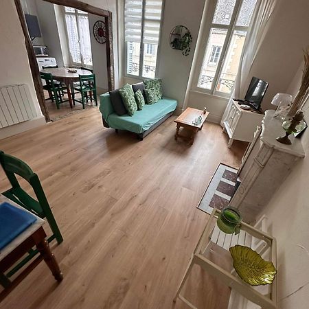 Le Compostelle Apartment Issoudun Exterior photo
